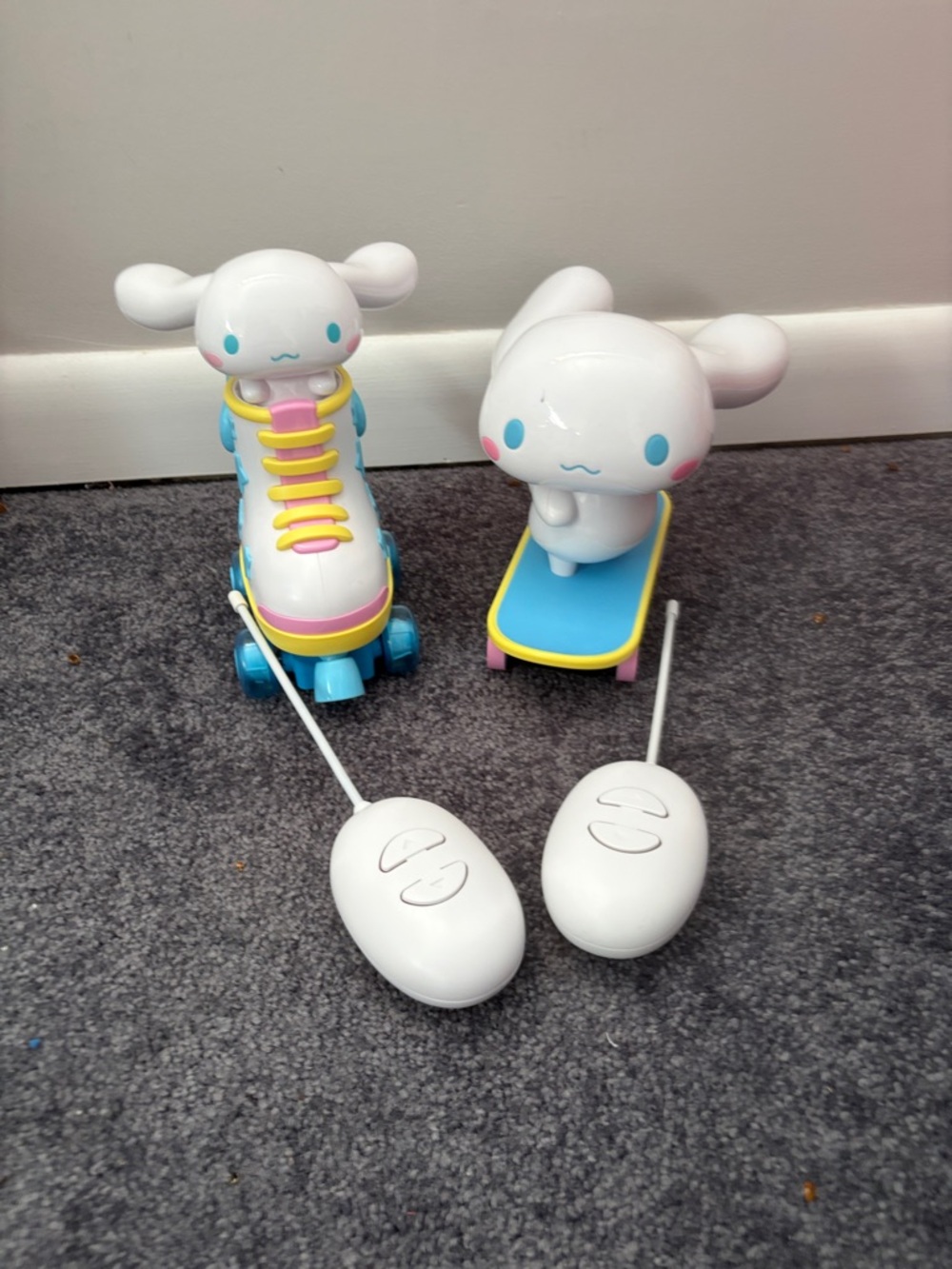 White & Blue Remote Control Cinnamoroll Skateboard and Rollerskate Toy Set